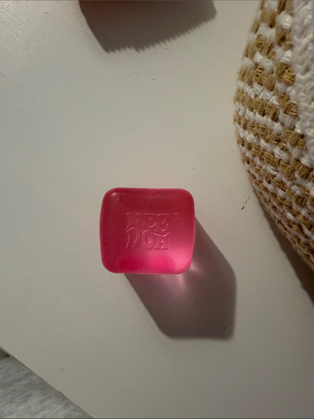 Needoh mini cube Kids Sensory Gel Cube - Pink